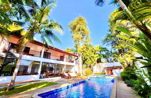 Rawai Villa | Elegant Coconut Palms Villa with Private Pool in Rawai