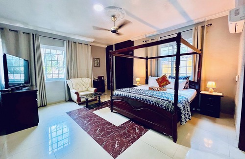 Prampram House | Cozy Coconut Pointe Villa & Beach Resort with Ocean Views