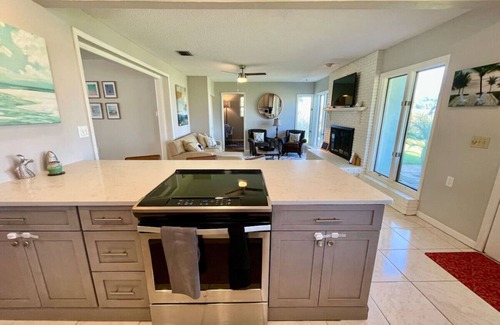Venetian Way House | Discover Angelo Lane on the Banana River - 10/10 Rated Stay