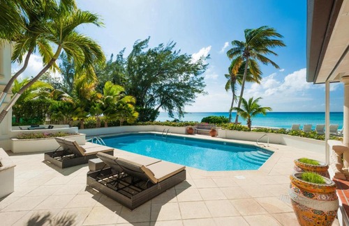 Seven Mile Beach House | Relaxing Retreat at Coconut Walk by Grand Cayman Villas