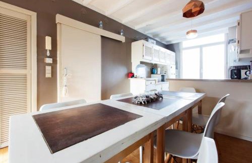 Sint-Jans-Molenbeek Apartment | Cozy Cocoon: Family-Friendly Duplex with 3 Bedrooms