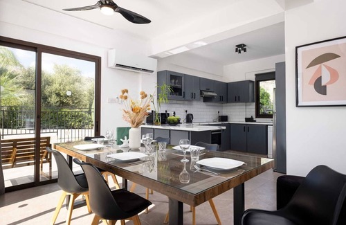 Tala Villa | Relaxing Cocoon Olympia Villa with Private Pool & Kitchen