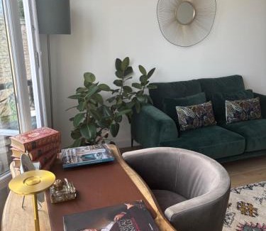 Chantilly Apartment | Relax at Cocoon Retreat: Family-Friendly Getaway with High Ratings