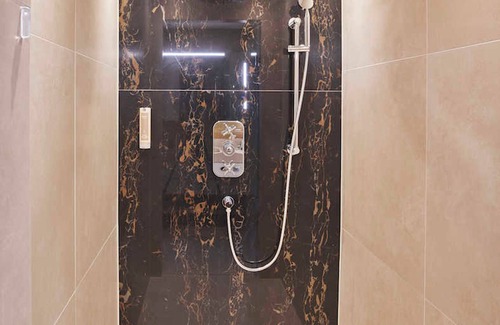 Maurach Resort | Relaxing Cocoon Spa Suite at Alpenrose Lodge Await You