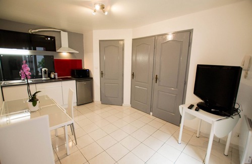 Nancy City Centre Apartment | Central Cocoon Stanislas: Family-Friendly Retreat Awaits