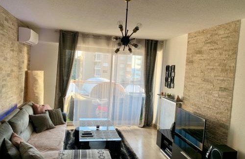 Golfe Juan Apartment | Oceanfront Cocoon vue Mer Near Golfe-Juan Port