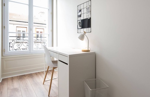 Saint-Etienne Apartment | Stylish 3-Bedroom Retreat with Spa in City Center