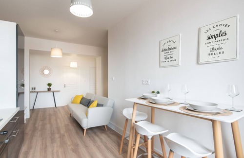 Saint-Etienne Apartment | Stylish 3-Bedroom Retreat with Spa in City Center