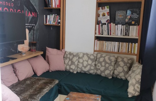 Pigalle Apartment | Cozy Cocooning Flat with Pet-Friendly Amenities & Spa