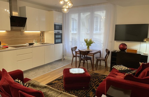 Chaillot Apartment | Unwind in Comfort: Cocooning with Spa and Breakfast