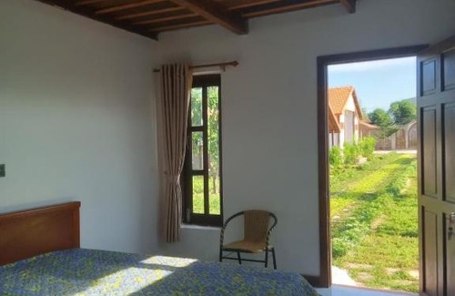 Dat Do Villa | Beachside CocoPalm Villa with Hot Tub & Breakfast Awaits
