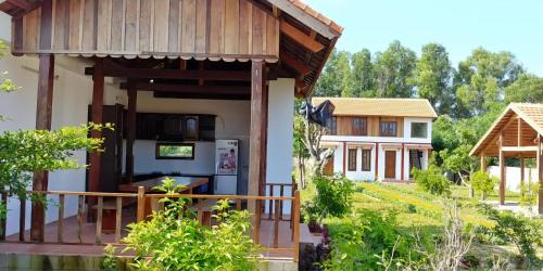 Dat Do House | Cozy CocoPalm Villa - Steps from the Beach