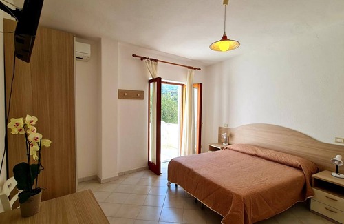 Forio Bed & Breakfast | Guest Rated: 10/10 at Cocos Park Ischia with Breakfast