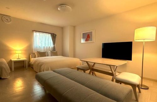 Fukuyama Apartment | COCOSTAY 福山駅前レスタウロアバンティ JR福山駅から徒歩7分の移動に超便利な好立地 Great location 7min walk from JR sta