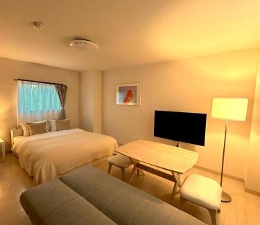 Fukuyama Apartment | COCOSTAY 福山駅前レスタウロアバンティ JR福山駅から徒歩7分の移動に超便利な好立地 Great location 7min walk from JR sta