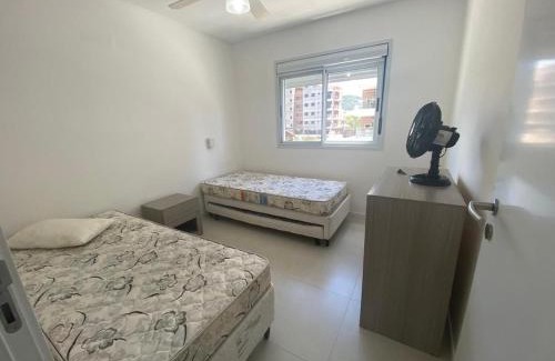 Governador Celso Ramos Apartment | Cod 88- Apartamento á 100 m do Mar.