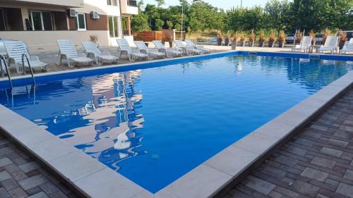 Veliko Gradiste Apartment | Family-Friendly Retreat at Code3 Srebrno Jezero