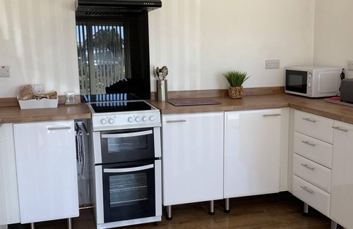 Bryngwran Apartment | ***Coed Bach Studio **** Near Rhosneigr