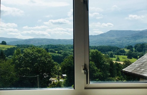 Coedway Apartment | Coedlan - With Superb Views of Cader Idris