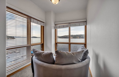 Coeur d'Alene House | Idyllic Coeur d'Alene Lakefront Retreat with Spa & Pool