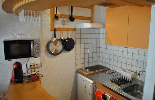 Puy-Saint-Vincent Apartment | Cozy Coeur de Station Apartment for Families with Pets