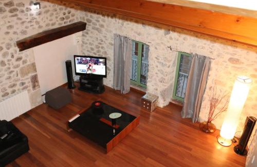 Vogue Apartment | Coeur de Vogüé: Family-Friendly Retreat with Top Reviews