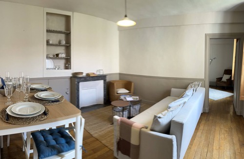 Saint-Louis Apartment | Experience Coeur du Vieux Versailles: Family-Friendly Stay