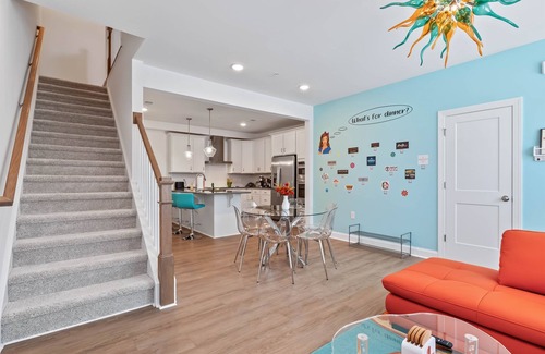 Wake Forest Condo | Coffee Bar| Walk to Downtown| 3 King Beds