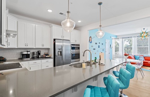 Wake Forest Condo | Coffee Bar| Walk to Downtown| 3 King Beds