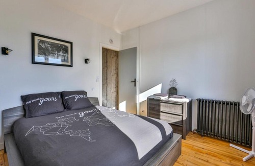 Cognac Apartment | Tranquil Cognac Center: Terrace & Garden Retreat