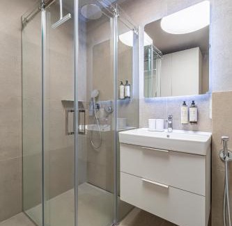 Kaunas Apartment | Stylish Apartment with Balcony, Free Parking & Netflix
