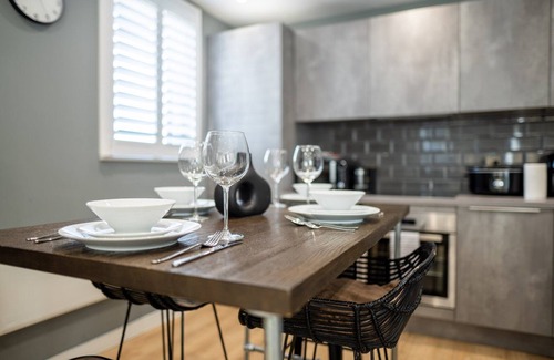 Butetown Apartment | Family-Friendly 2-Bedroom Apartment in Cardiff Bay with Wi-Fi