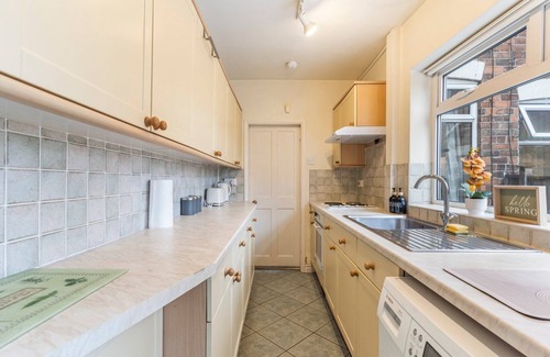 Nottingham House | Cohost Partners Cozy 3BR Retreat Thorneywood