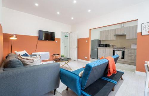Newport Apartment | Cohost Partners | Stylish 1Br with Family & Pet Amenities