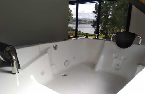 Choconta Apartment | Pet-Friendly Haven in Coimbra with Hot Tub & High Ratings