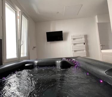 Avranches Apartment | Idyllic Retreat in Avranches with Unlimited Spa Access
