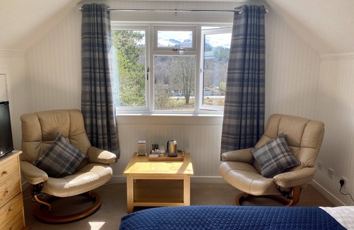 Spean Bridge Bed & Breakfast | Coire Glas Guest House: Highly Rated with Breakfast Included
