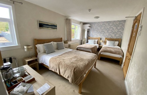 Spean Bridge Bed & Breakfast | Coire Glas Guest House: Highly Rated with Breakfast Included