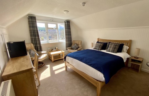 Spean Bridge Bed & Breakfast | Coire Glas Guest House: Highly Rated with Breakfast Included