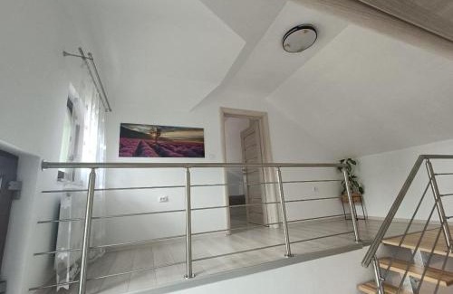 Jibert Apartment | Colț de lavandă