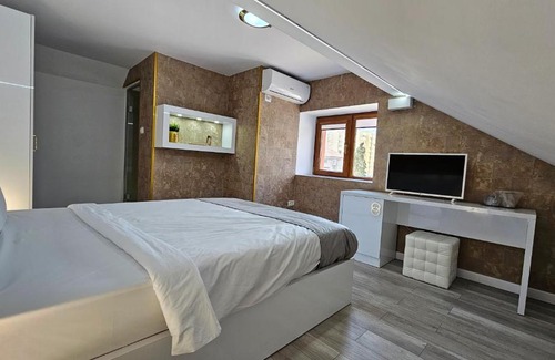 Resita Bed & Breakfast | Cozy Stay at Colț de Rai Reşița with Hot Tub Access