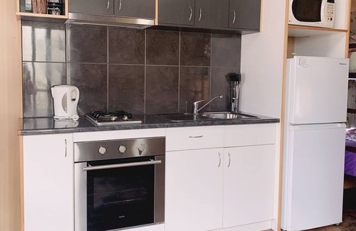 Colac West Hotel | Family-Friendly Retreat at Colac Otway Caravan & Cabin Park