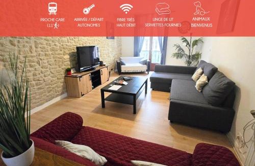Cathedrale Apartment | Colbert Triplex: Family-Friendly Retreat Near the Cathedral