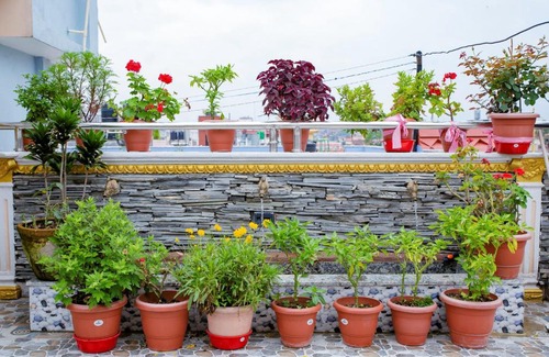 Kathmandu House | Pet-Friendly ColdFeet Home: Guest Rated 10/10 Excellence