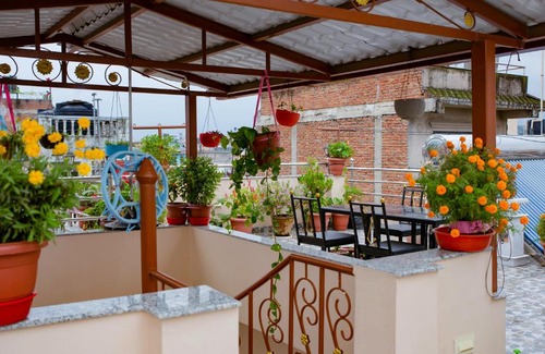 Kathmandu House | Pet-Friendly ColdFeet Home: Guest Rated 10/10 Excellence