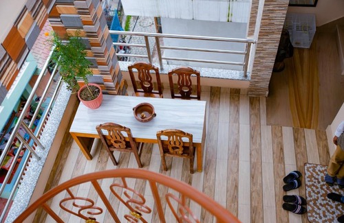 Kathmandu House | Pet-Friendly ColdFeet Home: Guest Rated 10/10 Excellence