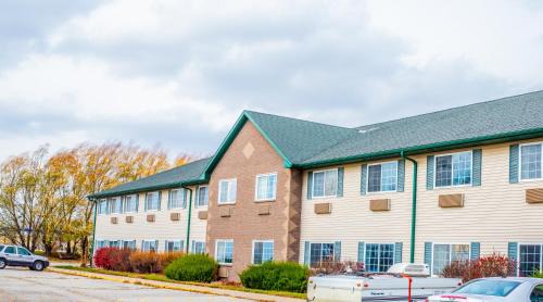 Colfax Hotel | Pet-Friendly Retreat at Colfax Inn by Marifah