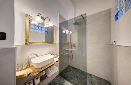 Parella Bed & Breakfast | Discover Coli's House: Pet-Friendly Retreat with Kitchen