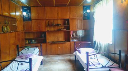 Kutaisi House | Pet-Friendly Getaway at Colibri Home with Breakfast Included