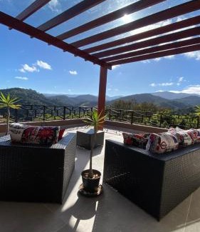 Santo Antonio do Pinhal House | Family-Friendly Retreat at Colina do Cristal - Rated 9.4/10